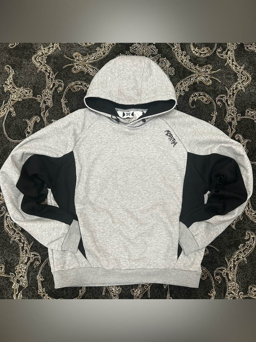 Mertra Gray pullover hoodie size M